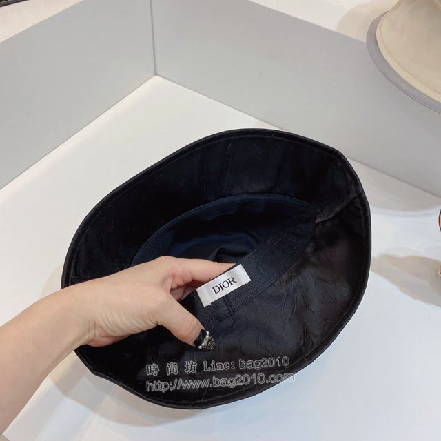 Dior新品女士帽子 迪奧緞面高級優雅漁夫帽遮陽帽  mm1601